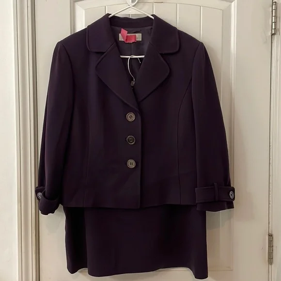Tahari size 14 skirt and jacket in eggplant purple - Picture 1 of 9